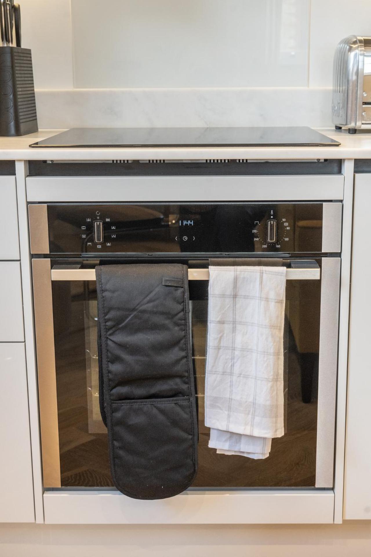 Modern, Stylish Newly Refurbished 2Nd Floor Apartment In Fitzrovia 伦敦 外观 照片
