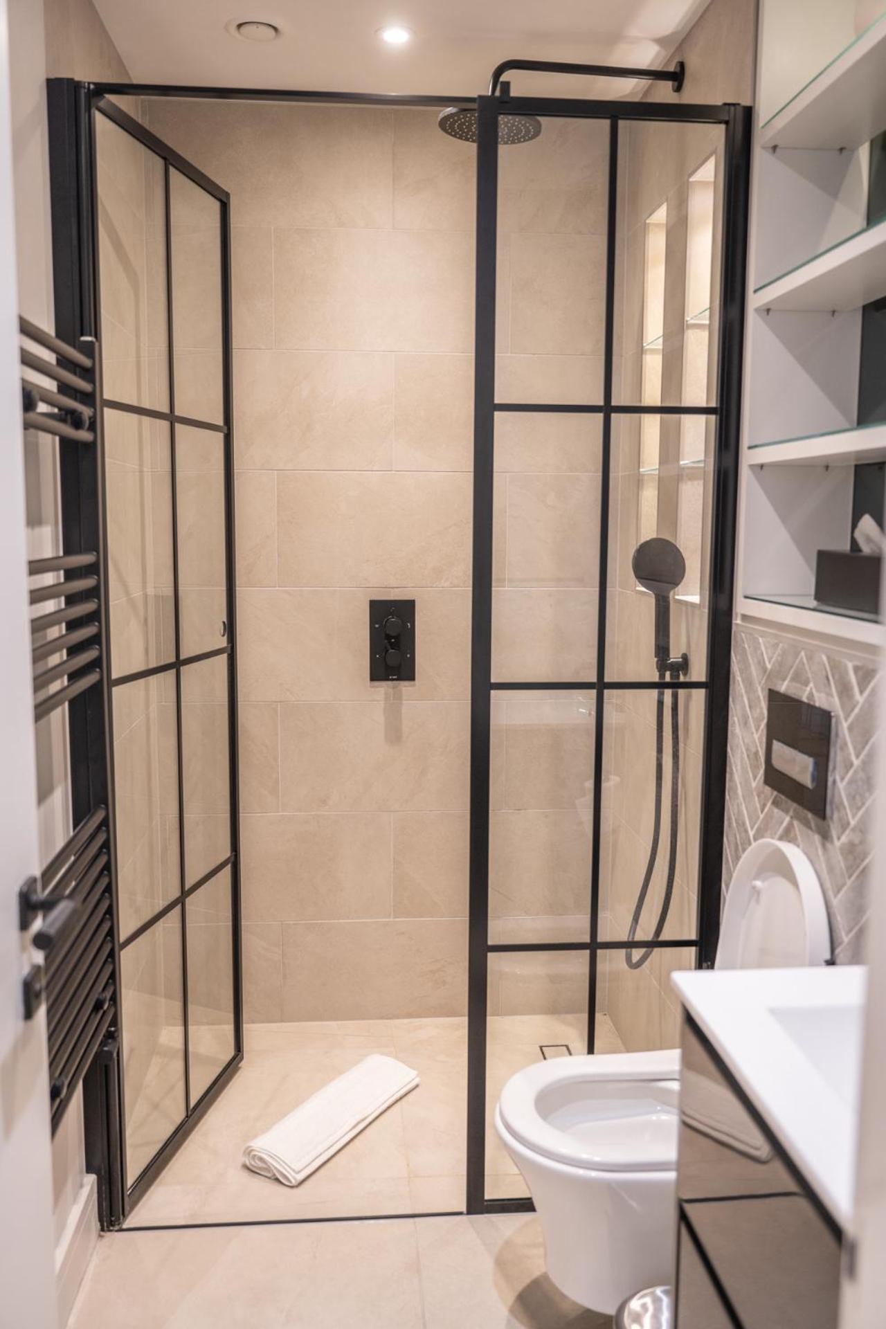 Modern, Stylish Newly Refurbished 2Nd Floor Apartment In Fitzrovia 伦敦 外观 照片